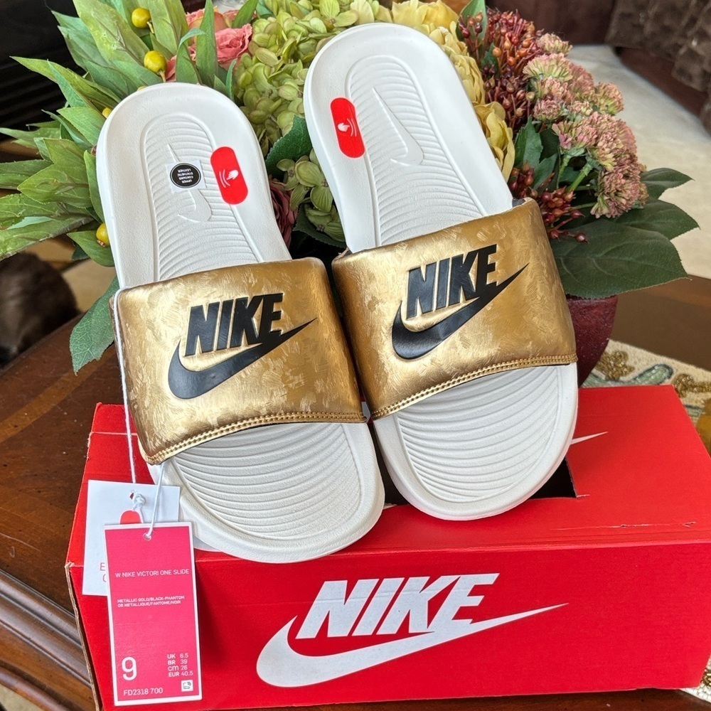 Brand New Nike Victori One Slides Metallic Gold w/ Black Comfort Sport Sandals